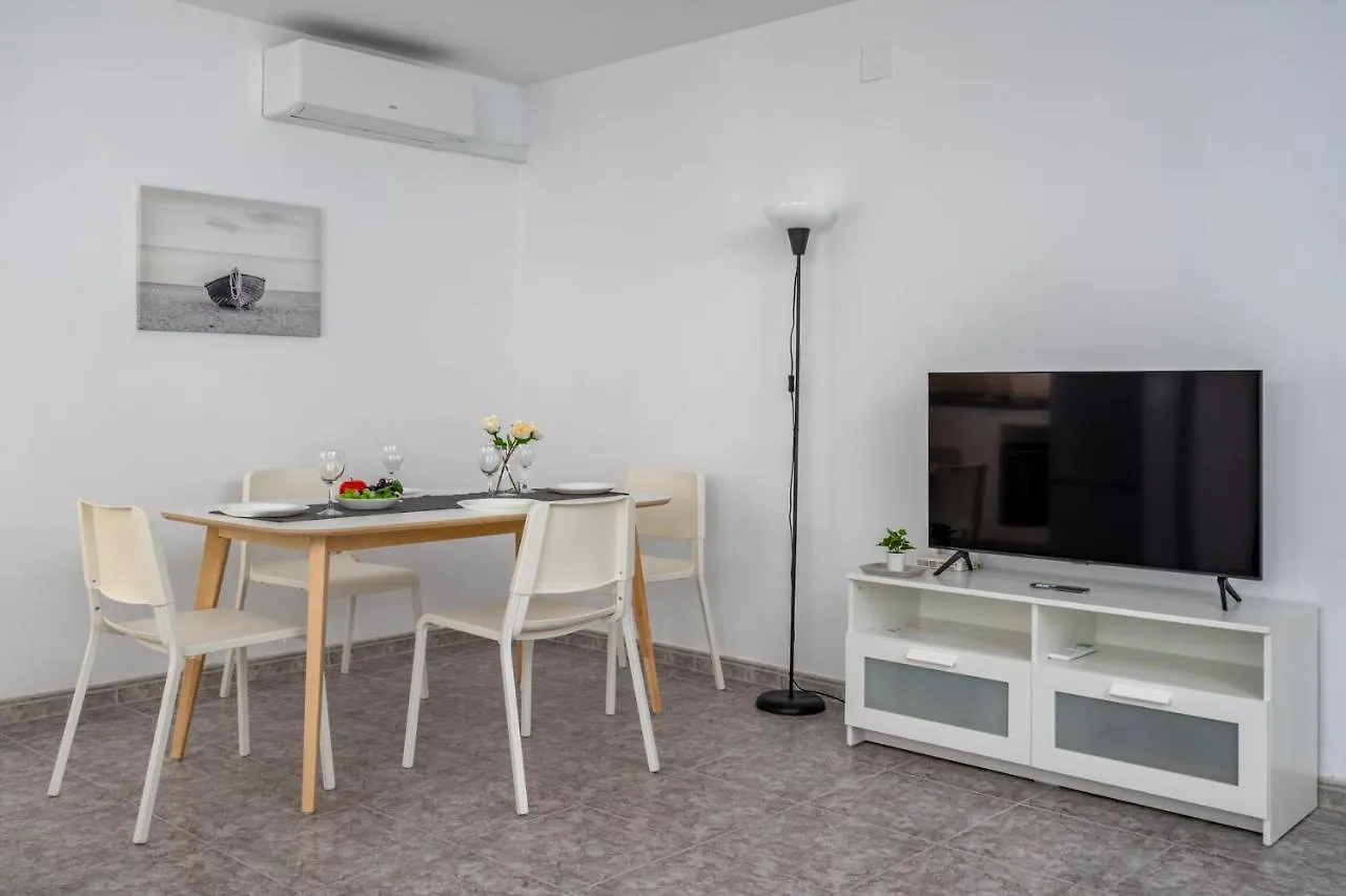 Central Flat With Pool In Fuengirola By Costarentals - Ref 171 contacts